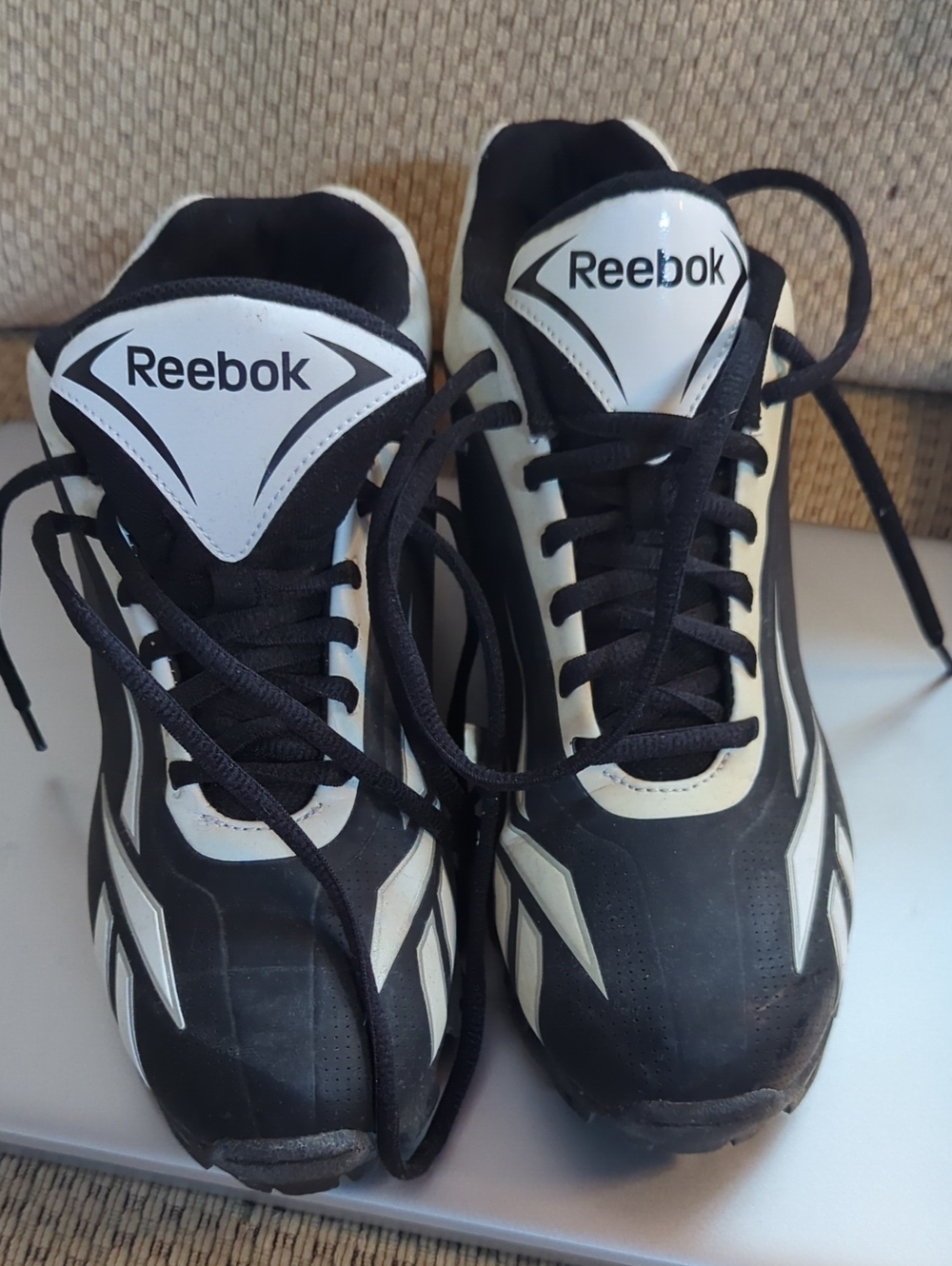 Reebok Men's 6 1/2 Black and White Football Cleats
